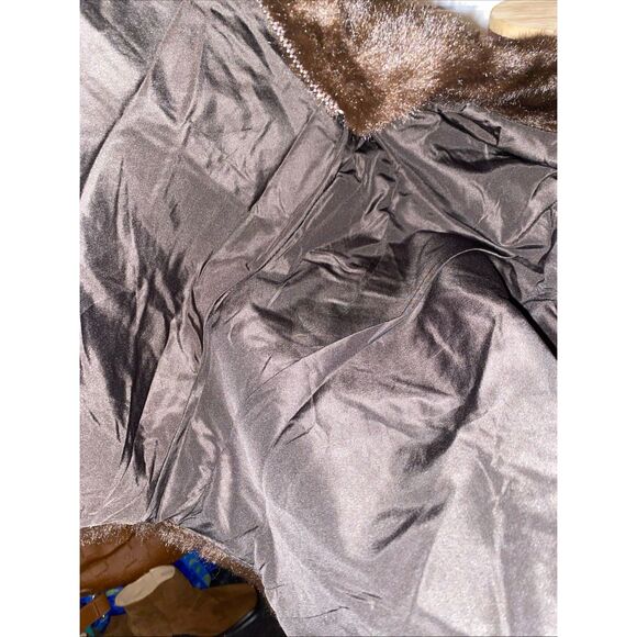 NWT La Fiorentina Women's Brown Faux Fur Capelet Color Brown One Size MSRP $299 - Picture 10 of 10